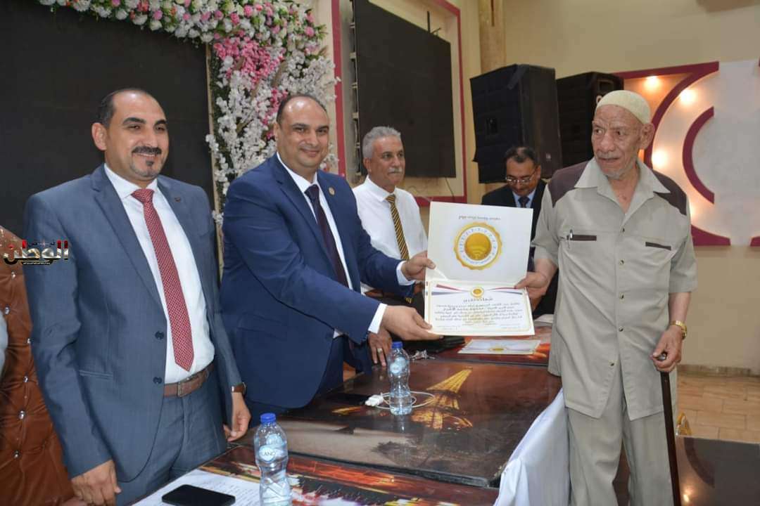 حفل تكريم اوائل الطلبه للشهادة الاعدادية بسمنود تحت رعاية حزب الشعب الجمهوري . 7 حفل تكريم اوائل الطلبه للشهادة الاعدادية بسمنود تحت رعاية حزب الشعب الجمهوري .