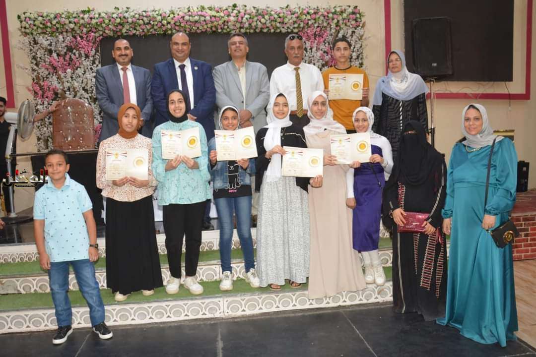 حفل تكريم اوائل الطلبه للشهادة الاعدادية بسمنود تحت رعاية حزب الشعب الجمهوري . 6 حفل تكريم اوائل الطلبه للشهادة الاعدادية بسمنود تحت رعاية حزب الشعب الجمهوري .