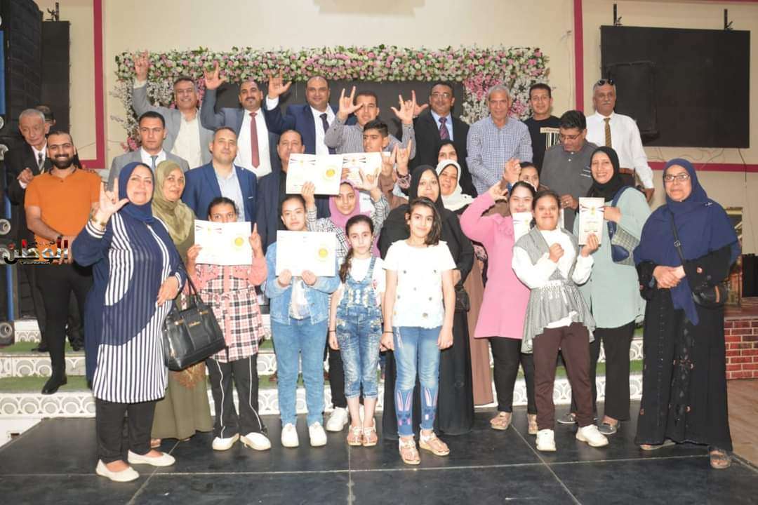 حفل تكريم اوائل الطلبه للشهادة الاعدادية بسمنود تحت رعاية حزب الشعب الجمهوري . 5 حفل تكريم اوائل الطلبه للشهادة الاعدادية بسمنود تحت رعاية حزب الشعب الجمهوري .