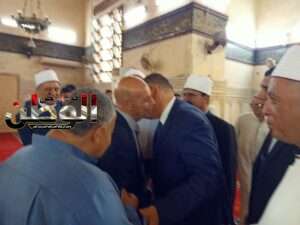 عقب صلاة عيد الأضحى المبارك.. محافظ الشرقية يرافقه وكيل وزارة الصحة يتابع انتشار الفرق الطبية بالعيادات المتنقلة بالمساجد ضمن المبادرة الرئاسية ١٠٠ يوم صحة 4 IMG 20230628 WA0239