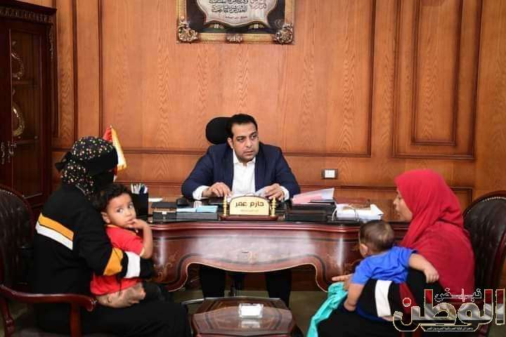 لبحث شكواهم .. محافظ قنا يستقبل ٦٦ مواطن بمكتبه 1 FB IMG 1692026132362