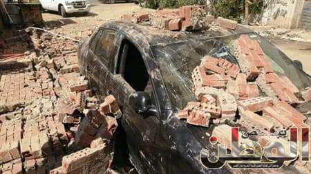 أضرار مادية إثر سقوط سور عقار وسط البلد بالقاهرة 1 جانب من الحادث