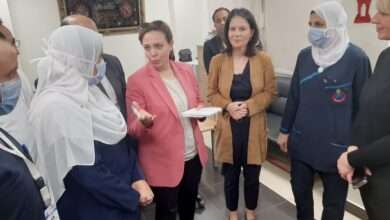 وزيرة الخارجية الألمانية تزور جرحى غزة بمستشفى العريش