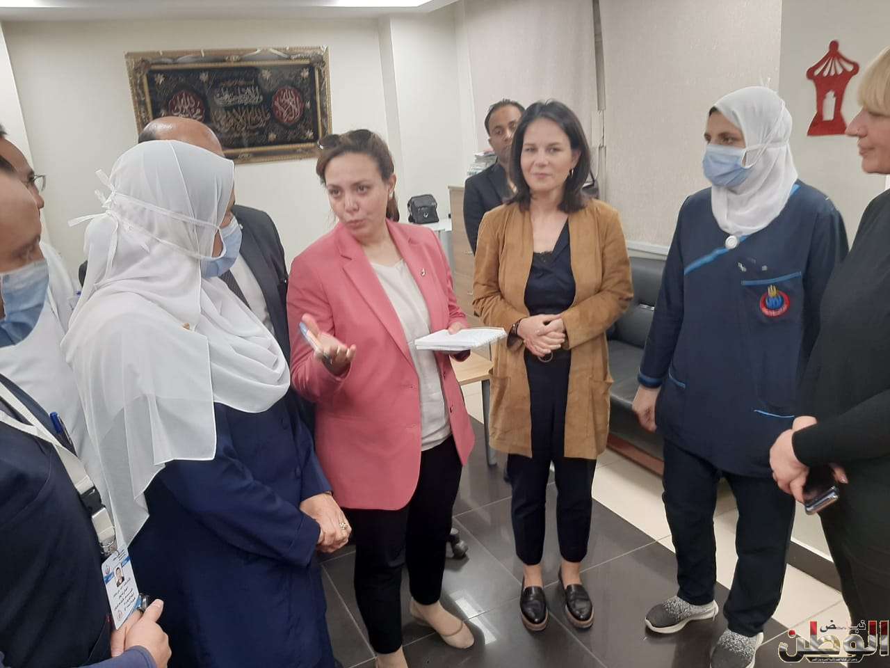 وزيرة الخارجية الألمانية تزور جرحى غزة بمستشفى العريش