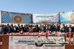وزير التعليم العالي يضع حجر الأساس لمشروع أرض الجامعات المصرية بالوادي الجديد فى باكورة المبادرة الرئاسية "تحالف وتنمية" 4 FB IMG 1708789943332