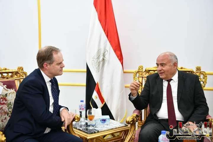 خلال استقباله السفير البريطاني.. الداودى يستعرض الفرص الاستثمارية بمحافظة قنا في شتى المجالات 1 FB IMG 1708967667295