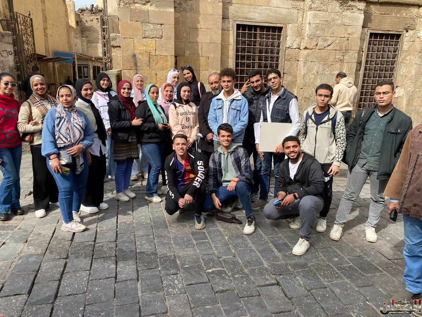 ورش عمل فى الفنون التشكيلية لطلاب أكاديمية طيبة 1 432998071 10219606326628761 8283208434616146674 n