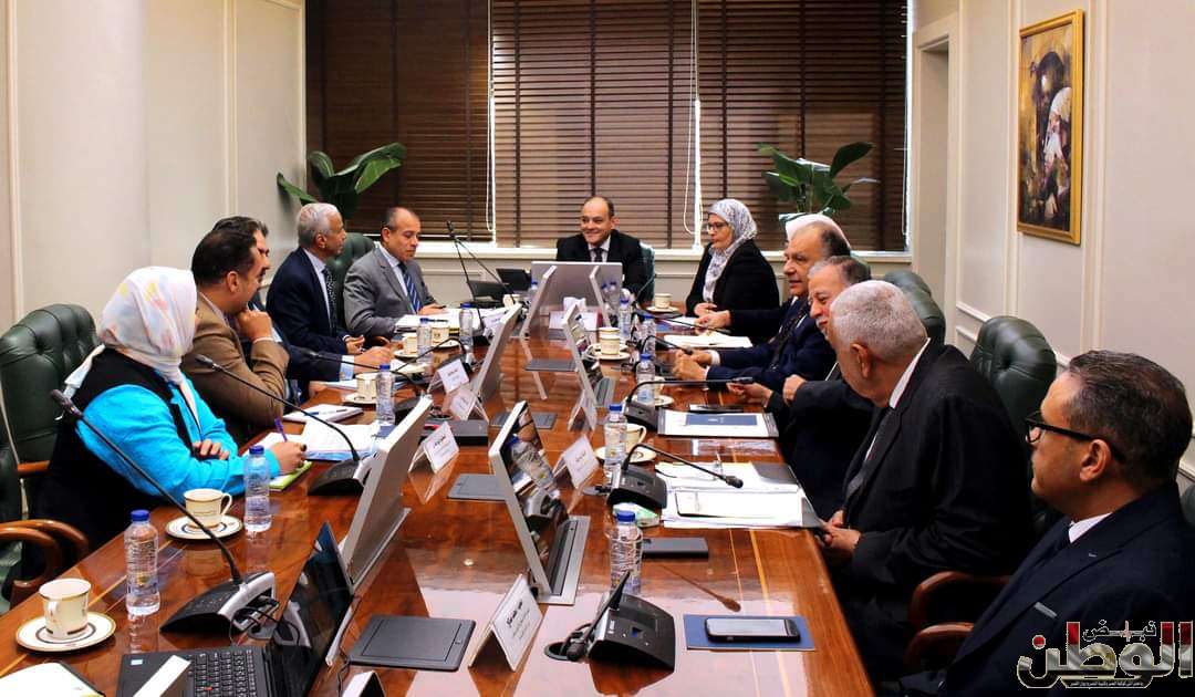 وزير التجارة يبحث مع ممثلي غرفة مواد البناء الآليات التنفيذية بتطوير منطقة شق الثعبان 1 FB IMG 1715161614728