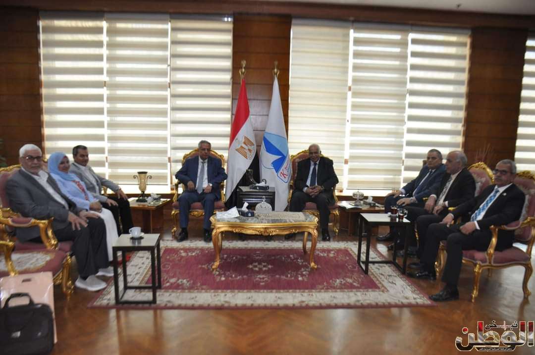 رئيس جامعة كفر الشيخ يترأس لجنة اختيار عميد كلية الهندسة بالجامعة 1 FB IMG 1715443796906