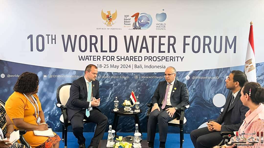 سويلم يلتقى نائب وزير المياه بجمهورية زيمبابوي على هامش فعاليات "المنتدى العالمي العاشر للمياه" 1 FB IMG 1716278679975