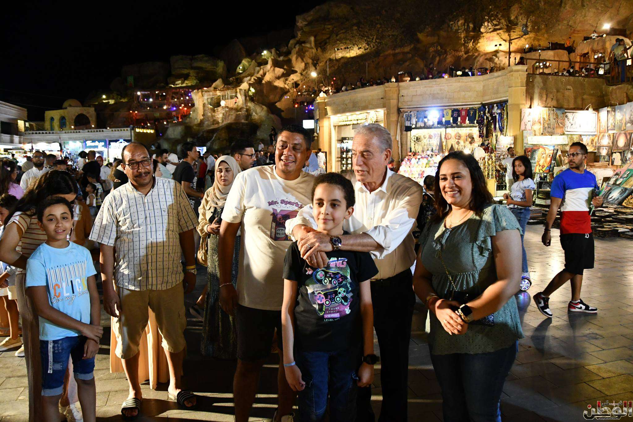 محافظ جنوب سيناء يتفقد الحركة السياحية بالسوق التجاري القديم بشرم الشيخ 1 448861997 878787910943405 3767941056307179943 n 1