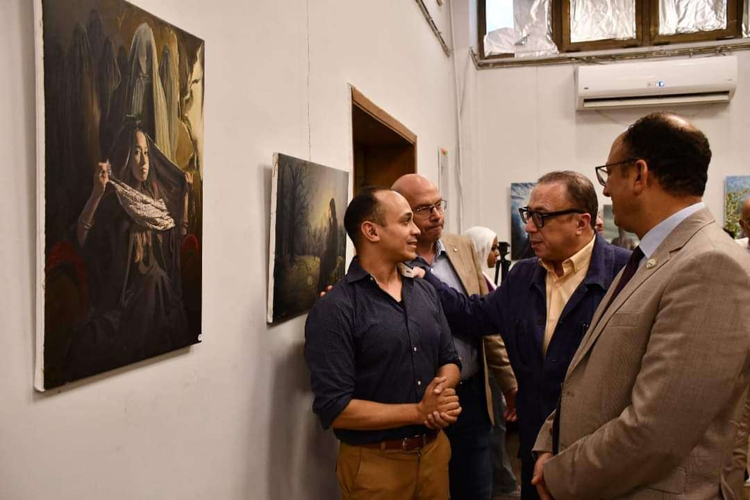 رئيس جامعة حلوان يفتتح معرض التصوير الفوتوغرافي لطلاب كلية الفنون الجميلة 1 FB IMG 1718112433832