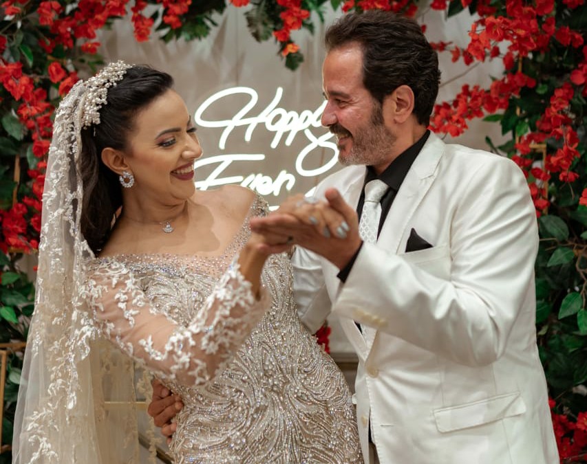 الإعلامية مي سكرية تحتفل بعقد قرانها وزفافها علي الإعلامي إياد مصطفي 1 IMG 20240725 WA0008