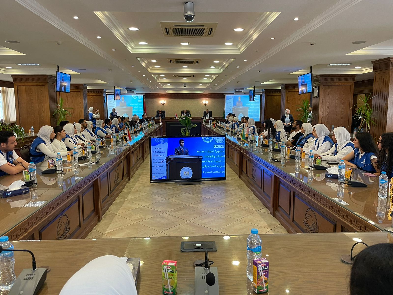 محافظ الجيزة يعقد إجتماعاً مع شباب مشروع متطوعي وزارة الشباب والرياضة YLY 1 9502b517 527e 4b5b b408 32f593018c5d