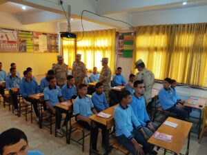 قائد قوات الدفاع الشعبي والعسكري فى زيارة لمدرسة دسوق الثانوية الزراعية العسكرية المشتركة 11 FB IMG 1728414840288