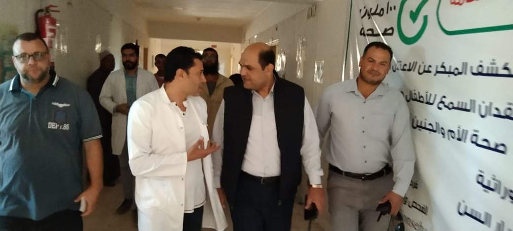 رئيس مدينة دسوق .. يتفقد القافلة الطبية بقرية شابة فى يومها الثانى ضمن المبادرة الرئاسية "بداية حياة". 1 FB IMG 1730039036797