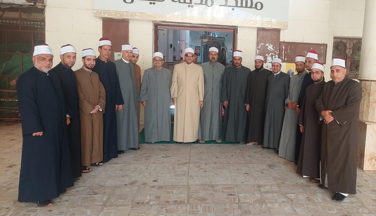مدير الدعوة بأوقاف الإسكندرية.. يشهد انطلاق القافلة الدعوية من مسجد مدينة فيصل لأداء خطبة الجمعة 1 IMG 20241011 WA0054