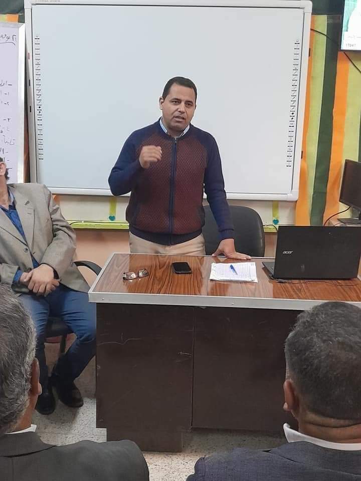 ختام فعاليات تدريب نظم الإدارة الحديثة وفن الإتيكيت والبروتوكول والجودة بإدارة إبشواي التعليمية 1 FB IMG 1732197435432