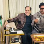 ناصرعبدالحفيظ يكتب لقاء مصري سعودي صورة تجمع الكاتب والمنتج خالد الراجح والفنان الملحن فاروق سلامة 3 IMG 20241217 WA0062