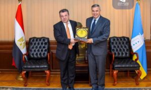 محافظ الإسكندرية.. يستقبل سفير أرمينيا لبحث سبل التعاون المشترك 6 received 567578342794091