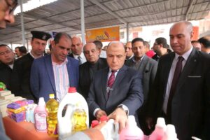 محافظ كفرالشيخ .. يتابع توافر السلع الأساسية بأسواق "اليوم الواحد" بمراكز المحافظة 6 inbound3844468932985985084