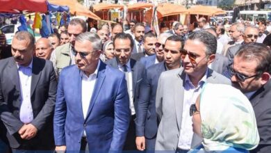 محافظ الإسكندرية ووزير التموين يتفقدا سوق اليوم الواحد بمنطقة أبو يوسف بالعجمى