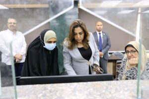 وزيرة التنمية المحلية .. تفاجئ حي الموسكي بالقاهرة بزيارة لمتابعة تقديم الخدمات للمواطنين بالمركز التكنولوجي 3 وزيرة التنمية المحلية .. تفاجئ حي الموسكي بالقاهرة بزيارة لمتابعة تقديم الخدمات للمواطنين بالمركز التكنولوجي