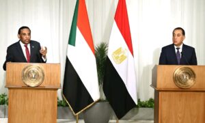 رئيس وزراء السودان .. يؤكد بأن العهد مع مصر لن ينكسر