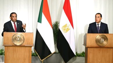رئيس وزراء السودان .. يؤكد بأن العهد مع مصر لن ينكسر