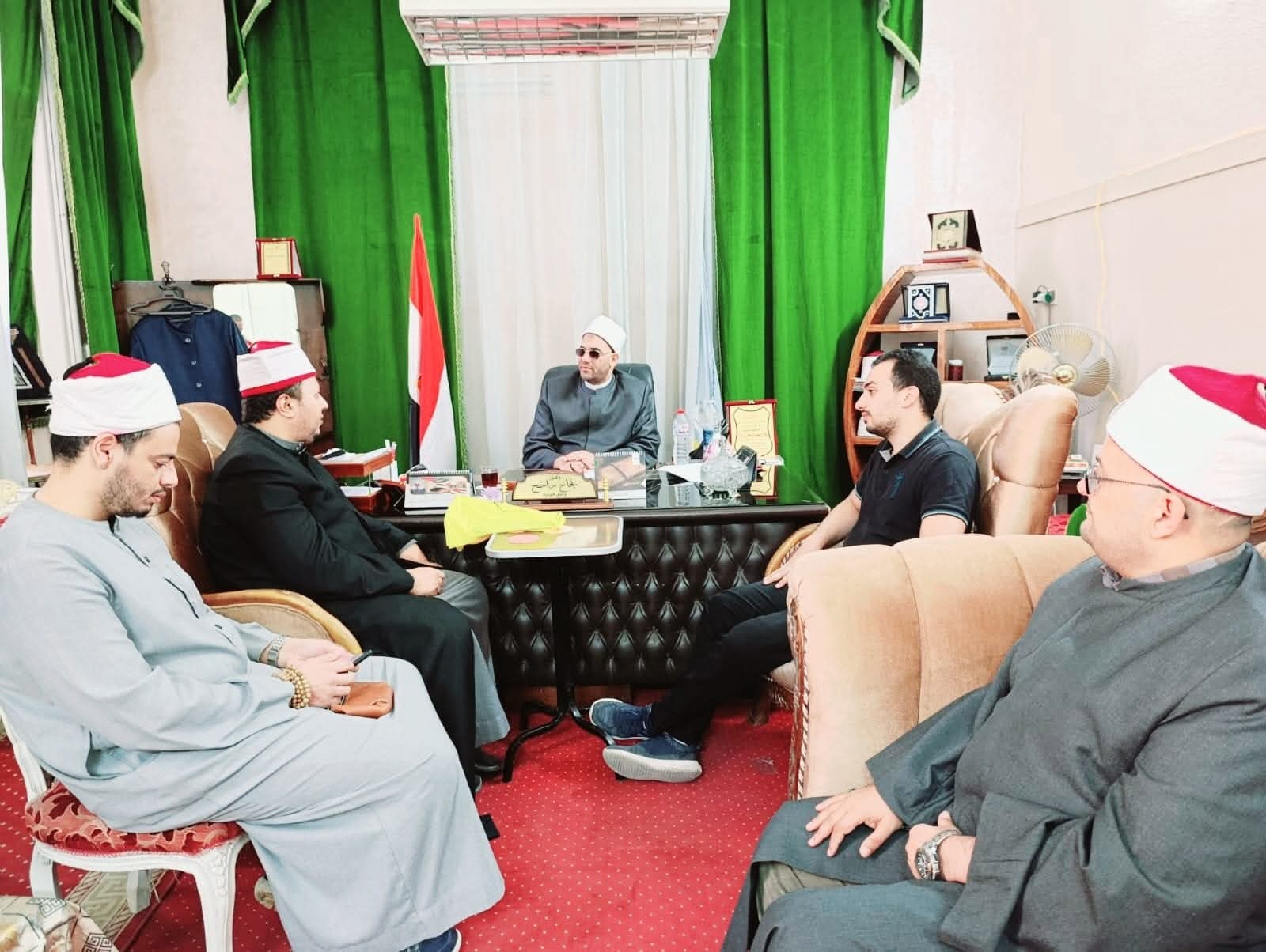 مدير مديرية أوقاف الإسكندرية .. يلتقي أعضاء وحدة الدعوة الإلكترونية