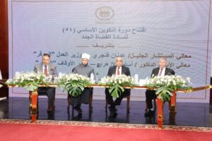 وزير الأوقاف .. الحق والعدل والنور أساس رسالة القاضي 3 وزير الأوقاف .. الحق والعدل والنور أساس رسالة القاضي