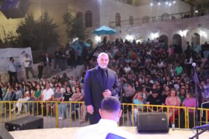 مهرجان الفحيص يشهد ليلة طربية تاريخية.. فراس طعيمة يبهر وجورج نعمة يتألق في ظهوره الأول 13 مهرجان الفحيص يشهد ليلة طربية تاريخية.. فراس طعيمة يبهر وجورج نعمة يتألق في ظهوره الأول