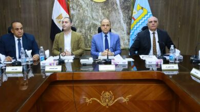 محافظ كفرالشيخ .. يتابع منظومة الرصد اليومي للمتغيرات المكانية.. مشددًا بمواجهة التعديات وإزالتها فى المهد