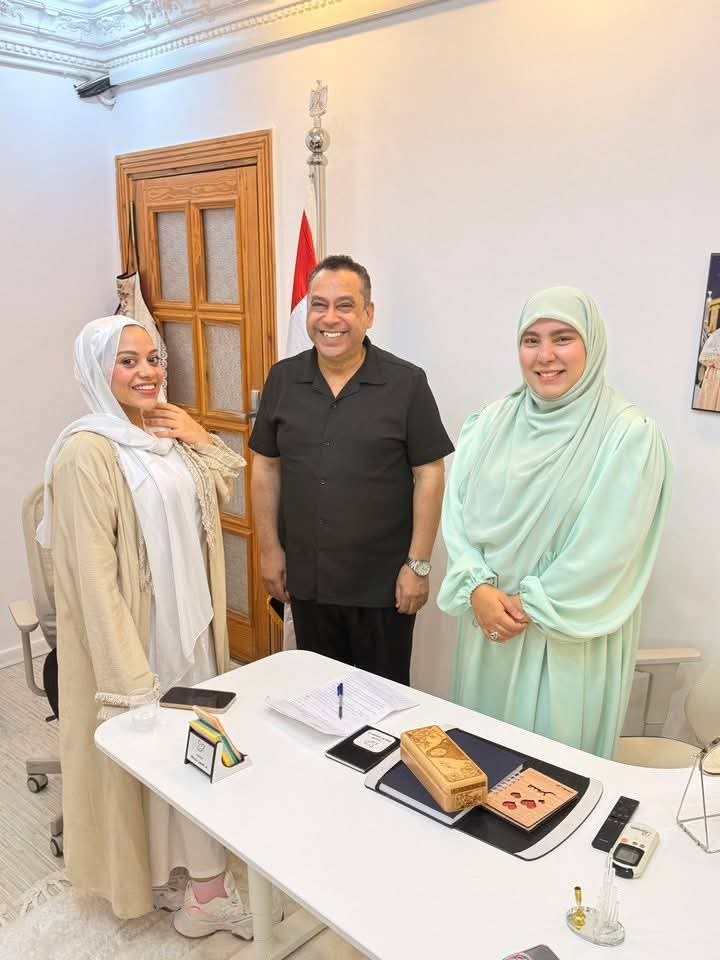 سمر نديم تحتفل بالمولد النبوي الشريف وتوقّع "الحرمان" لطرحه بمعرض القاهرة الدولي للكتاب المقبل