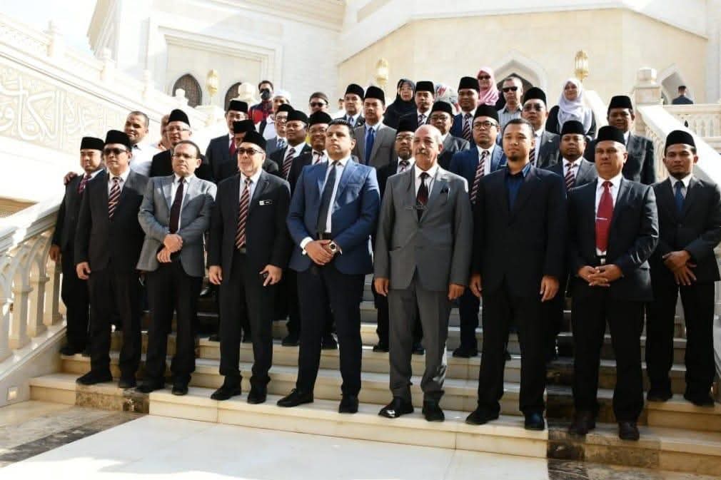 في ضيافة الأوقاف .. زيارة القضاة الشرعيين الماليزيين لمسجد مصر الكبير
