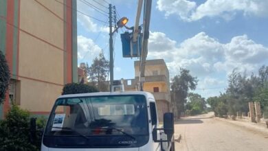 استمرار الصيانية الدورية لكشافات الاناره المعطله ورفع كفاء الانارة العامة بمركز ومدينة دسوق