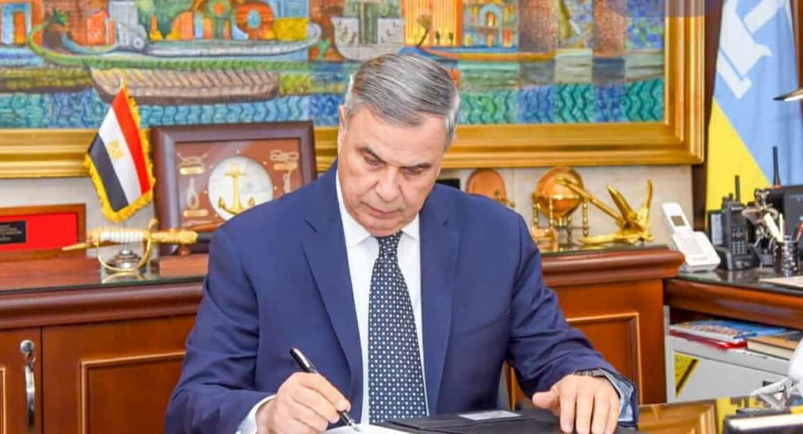 محافظ الإسكندرية.. يشيد بمبادرة "صحح مفاهيمك" لإنها تحصن المجتمع ضد التطرف الديني 1 received 1696919597656220