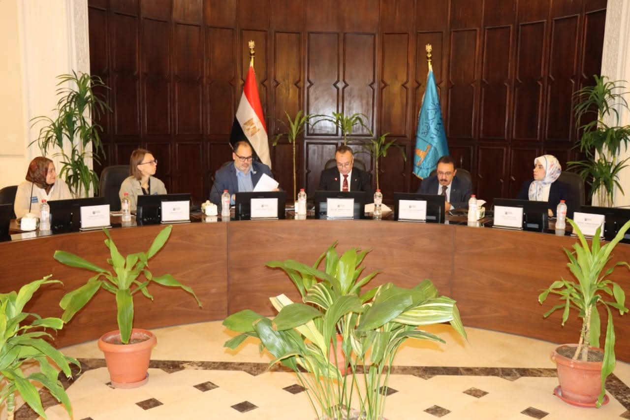 جامعة الإسكندرية تبحث التعاون الأكاديمي مع جامعة بنسلفانيا لإنشاء درجات مزدوجة