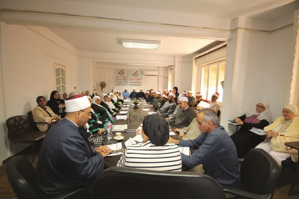 أوقاف الإسكندرية تشارك في افتتاح البرنامج التدريبي لإعداد الدعاة والقيادات الدينية 1 FB IMG 1760994658977
