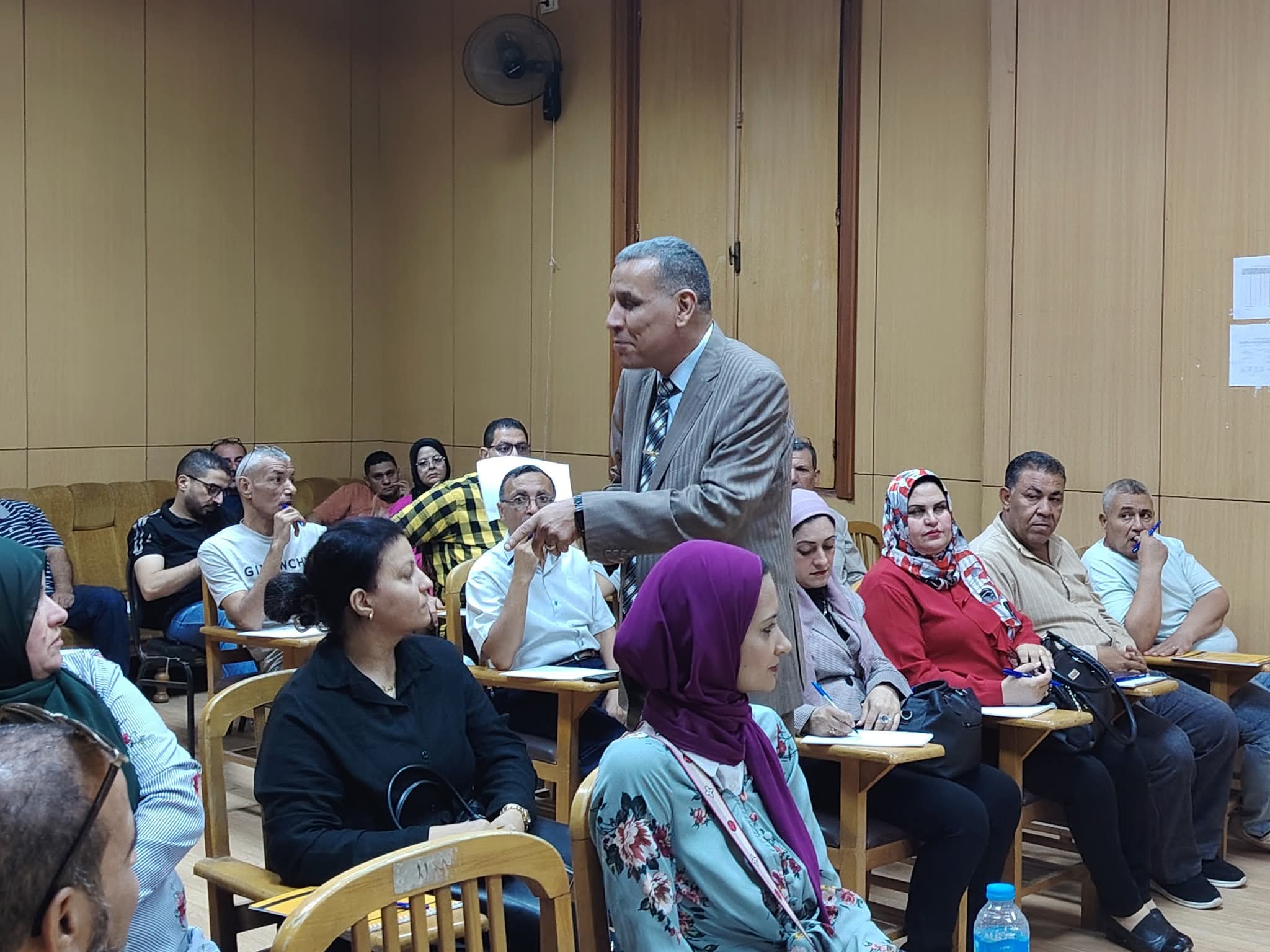 الدورة المستندية وإعداد المقايسات المالية بين المفروض والمأمول بإعداد القادة 1 FB IMG 1761415231752