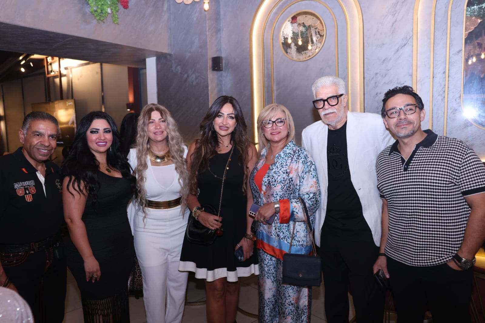 بالصور.. «عصام كاريكا» يحيي حفل عيد ميلاد الفنانة دانا أبو زيد والمخرج طارق النهري