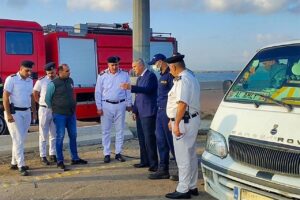 محافظ الإسكندرية .. يتفقد موقع حــادث اشتــعال سيارة بمحور أبو ذكرى وينــعي المتوفــين