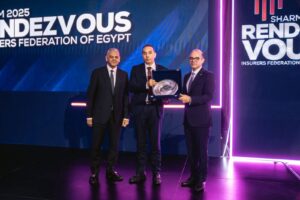تكريم رئيس البورصة المصرية في الملتقى السنوي السابع للتأمين وإعادة التأمين