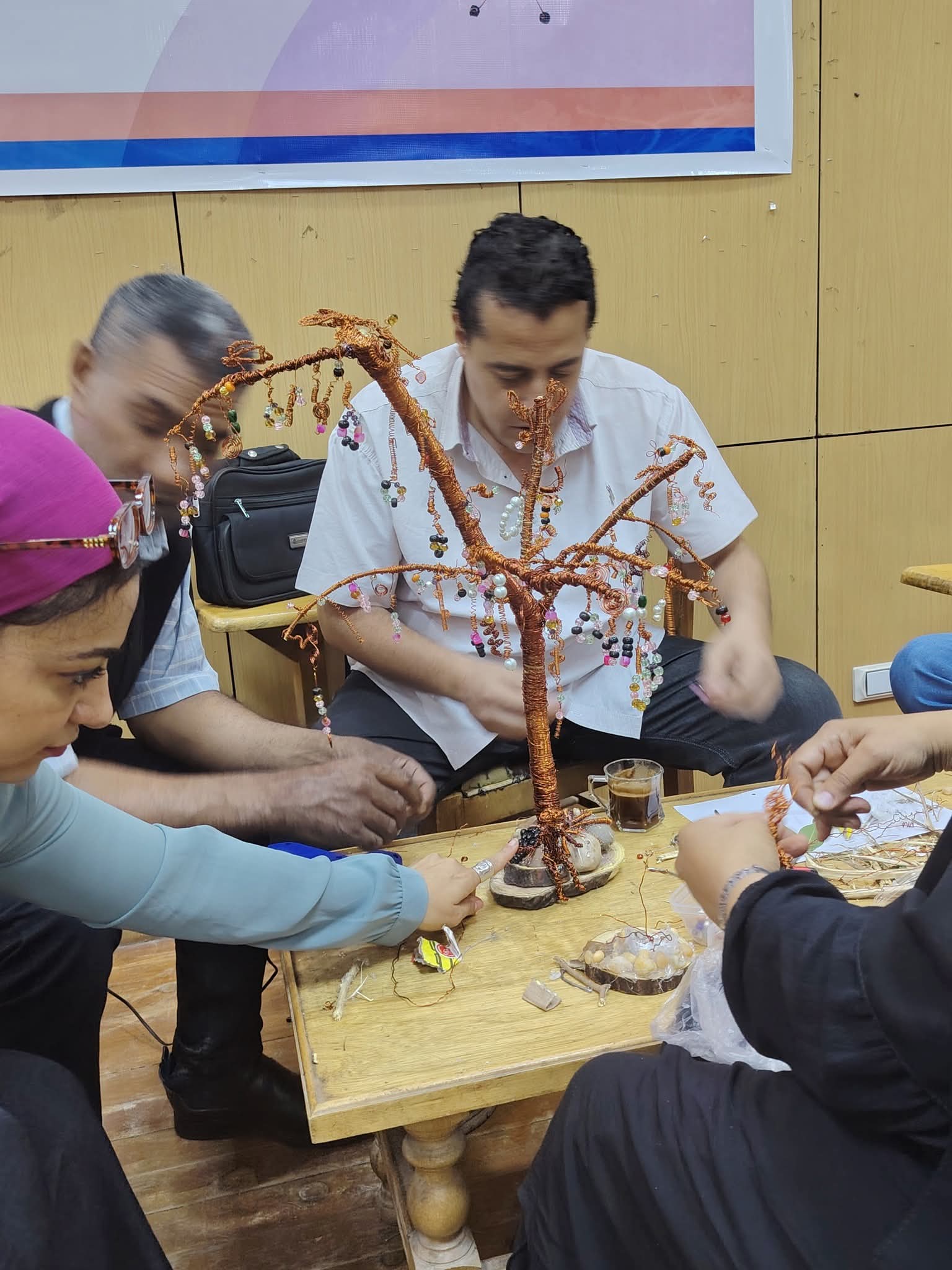 إعداد القادة تطرح أساليب تشكيل الأسلاك النحاسية لصناعة القلائد