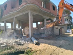  إزالة التعديات على أملاك الدولة والأراضي الزراعية ومخالفات البناء بمركز ومدينة كفر الشيخ ضمن الموجه إلى 27