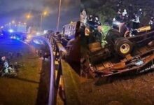 إنقلاب سيارة شرطة على الطريق الزراعي بدمنهور وإصابة 23 مجندا 49 إنقلاب سيارة شرطة على الطريق الزراعي بدمنهور وإصابة 23 مجندا