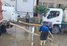 استمرار رفع مياه الأمطار بالاماكن المنخفضة بمركز ومدينة دسوق