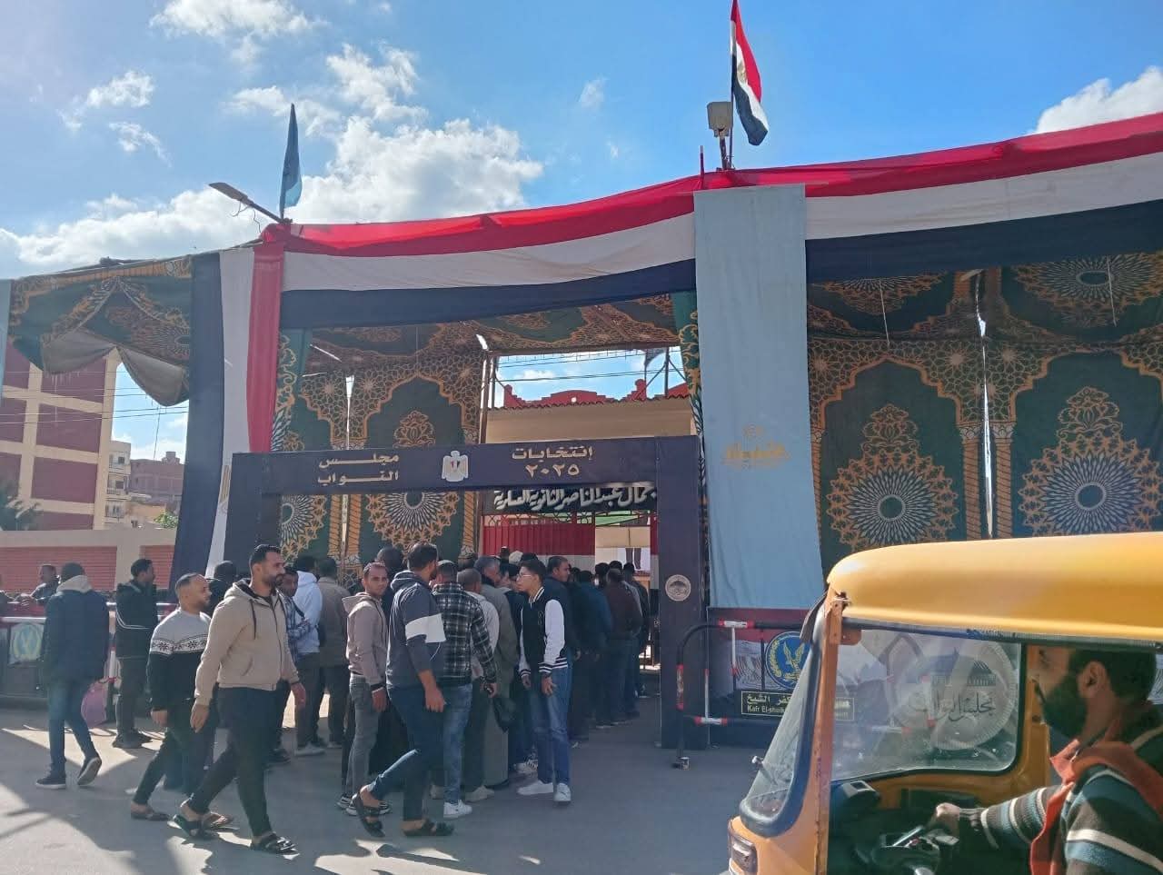 رئيس مركز ومدينة دسوق .. يتابع سير العملية الانتخابية فى اليوم الثانى 