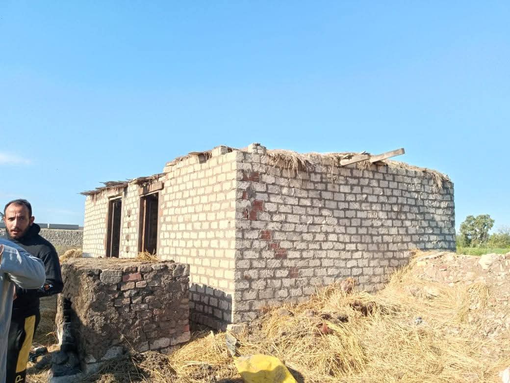 إزالة مبنى مخالف على أرض زراعية بائتمان كفر الطايفة بقرية متبول بكفر الشيخ