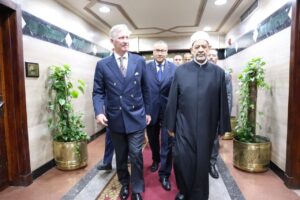 فضيلة الإمام الأكبر شيخ الأزهر .. رمز الوسطية والسماحة والسلام 6 فضيلة الإمام الأكبر شيخ الأزهر .. رمز الوسطية والسماحة والسلام